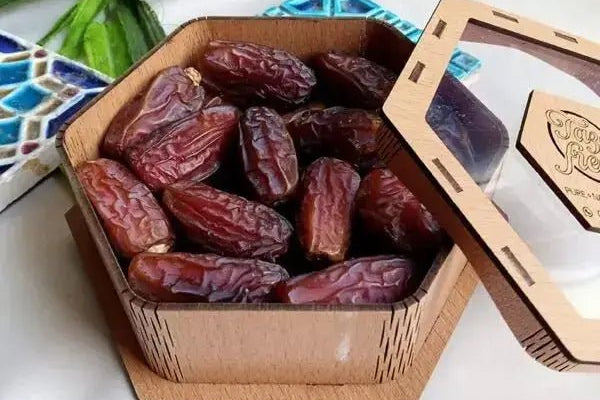 The Price of Dates in Pakistan: A Guide to Prices in Lahore, Karachi, Multan, Islamabad, Quetta, Azad Kashmir, Rawalpindi, and Gujarat
